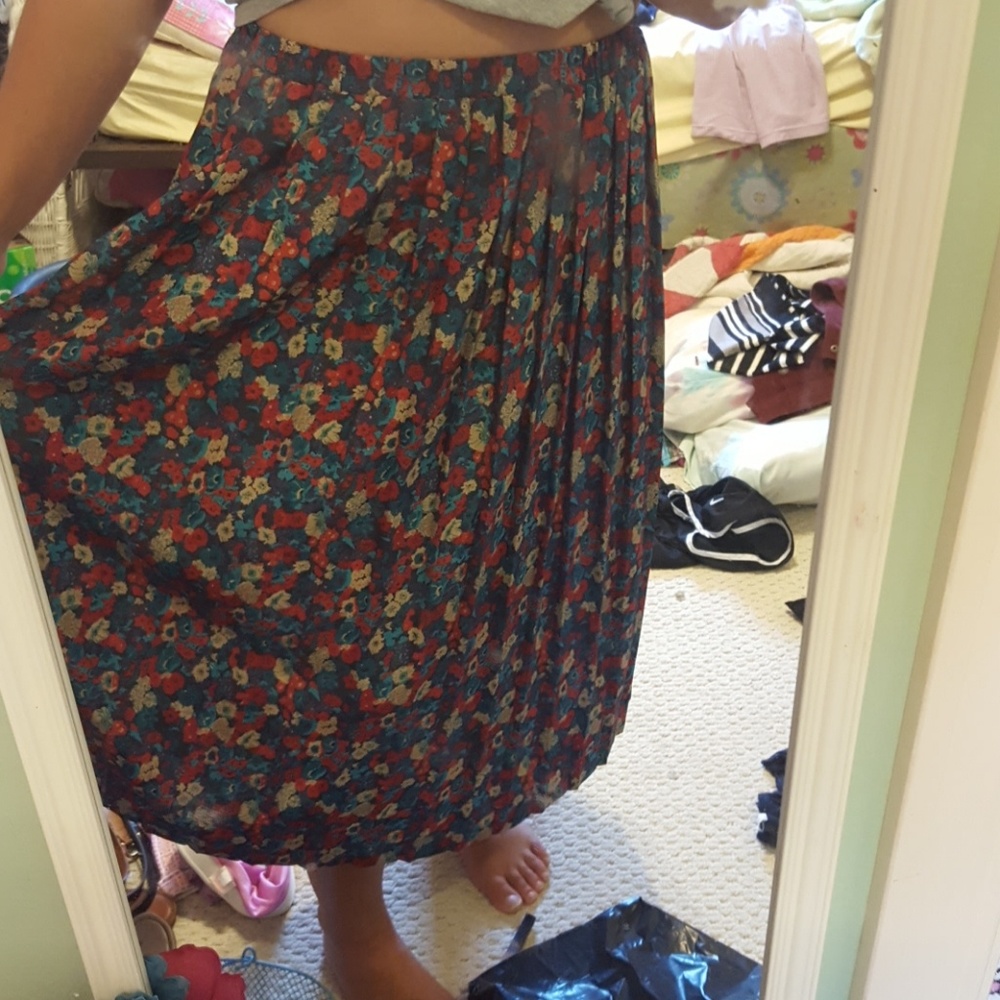 Floral pleated skirt
